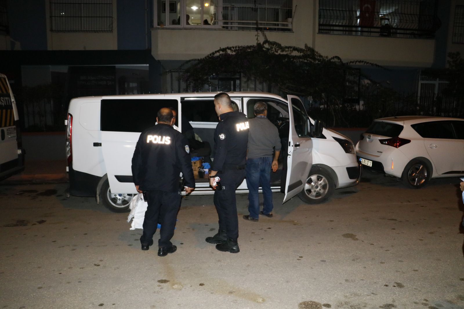 Kötü kokular gelen dairede yaşlı adamın cesedi çıktı