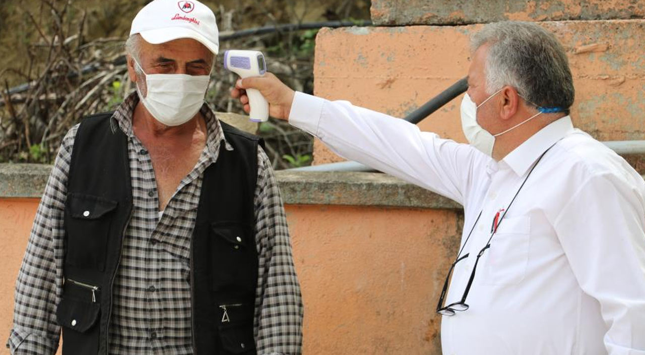 Tedbirlere harfiyen uyan ‘mavi köy’de ilk koronavirüs vakası görüldü