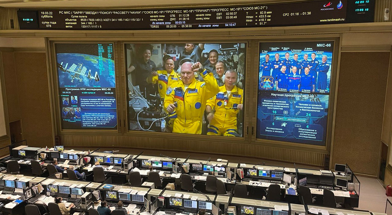 Rus kozmonotların Ukrayna temalı kıyafetleri protesto ya da destek için giymedikleri ortaya çıktı