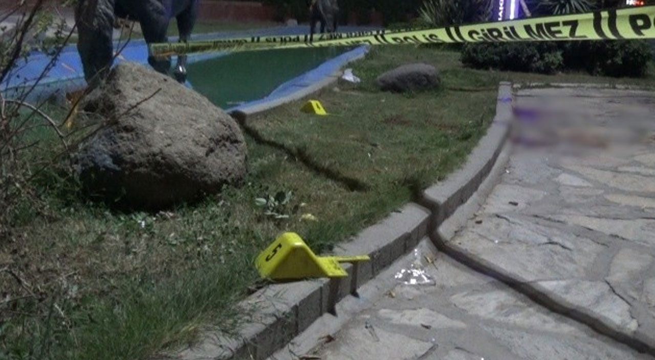 İzmir’de köpek kavgası: Cam şişe ile boğaz kesildi