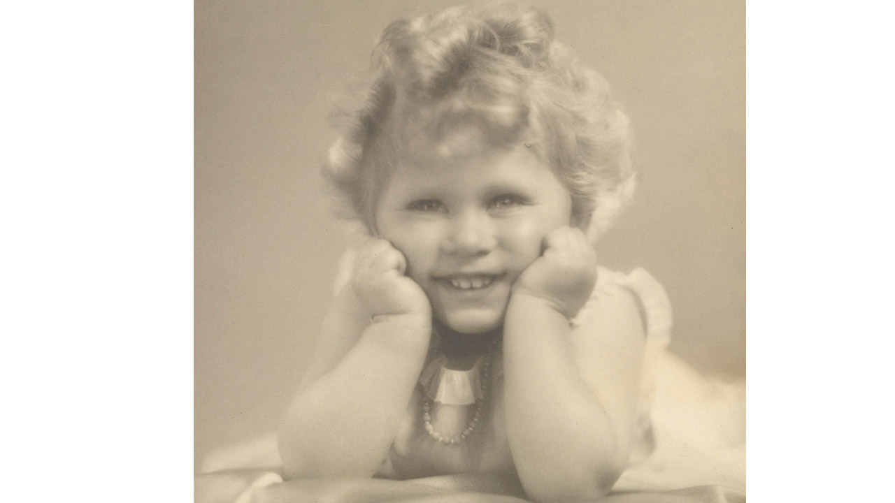 İngiltere Kraliçesi II. Elizabeth 96'ncı yaşını kutluyor! Tahttaki 70'inci yılına özel bebek üretildi