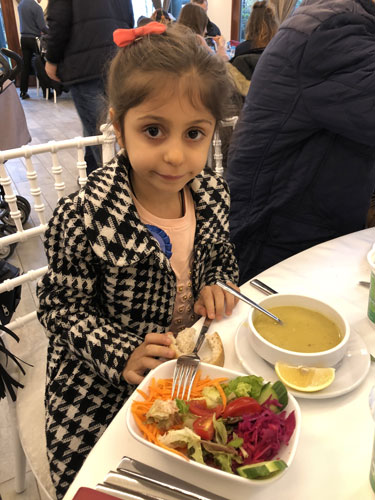 Kendileri küçük  dertleri büyük