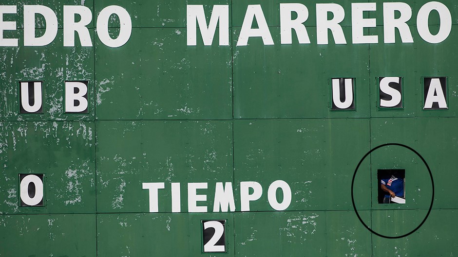 Ezeli düşmanlar 69 yıl sonra dostluk maçında buluştu