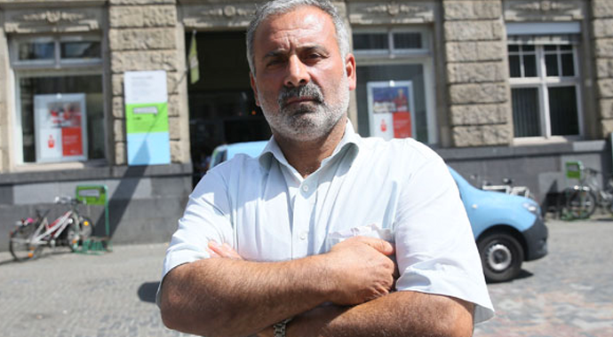 Dinlenmek için oturdu külçe külçe altın buldu