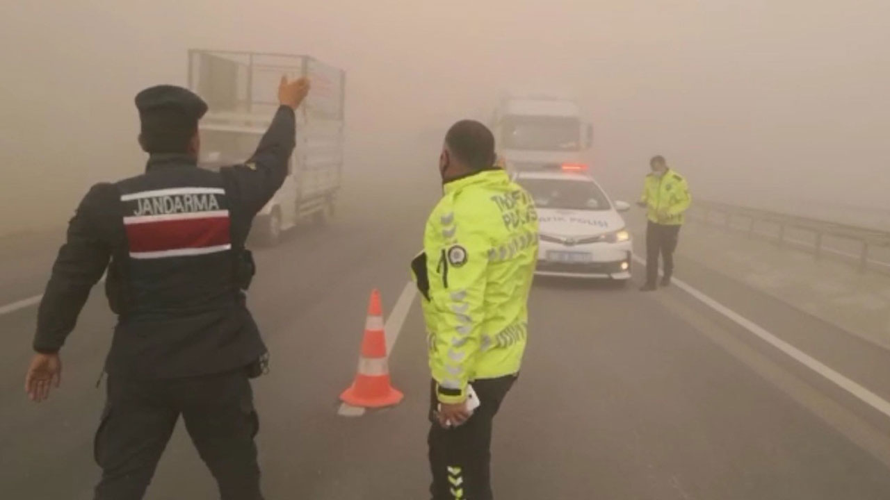 İç Anadolu ve Akdeniz'de kum fırtınası: Araçlar mahsur kaldı