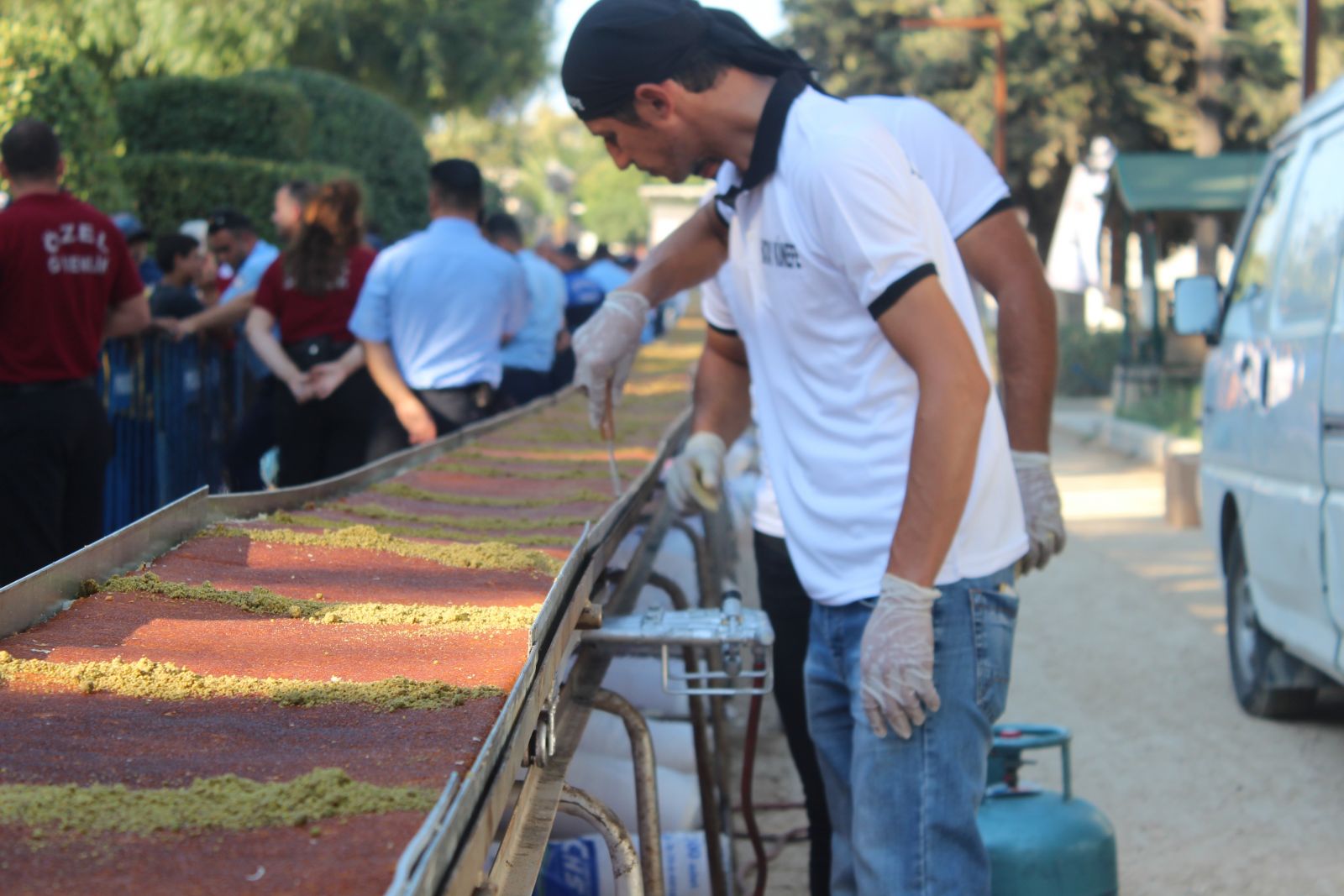 Hatay’ın anavatana katılışının 80. yılında 80 metrelik künefe yapıldı