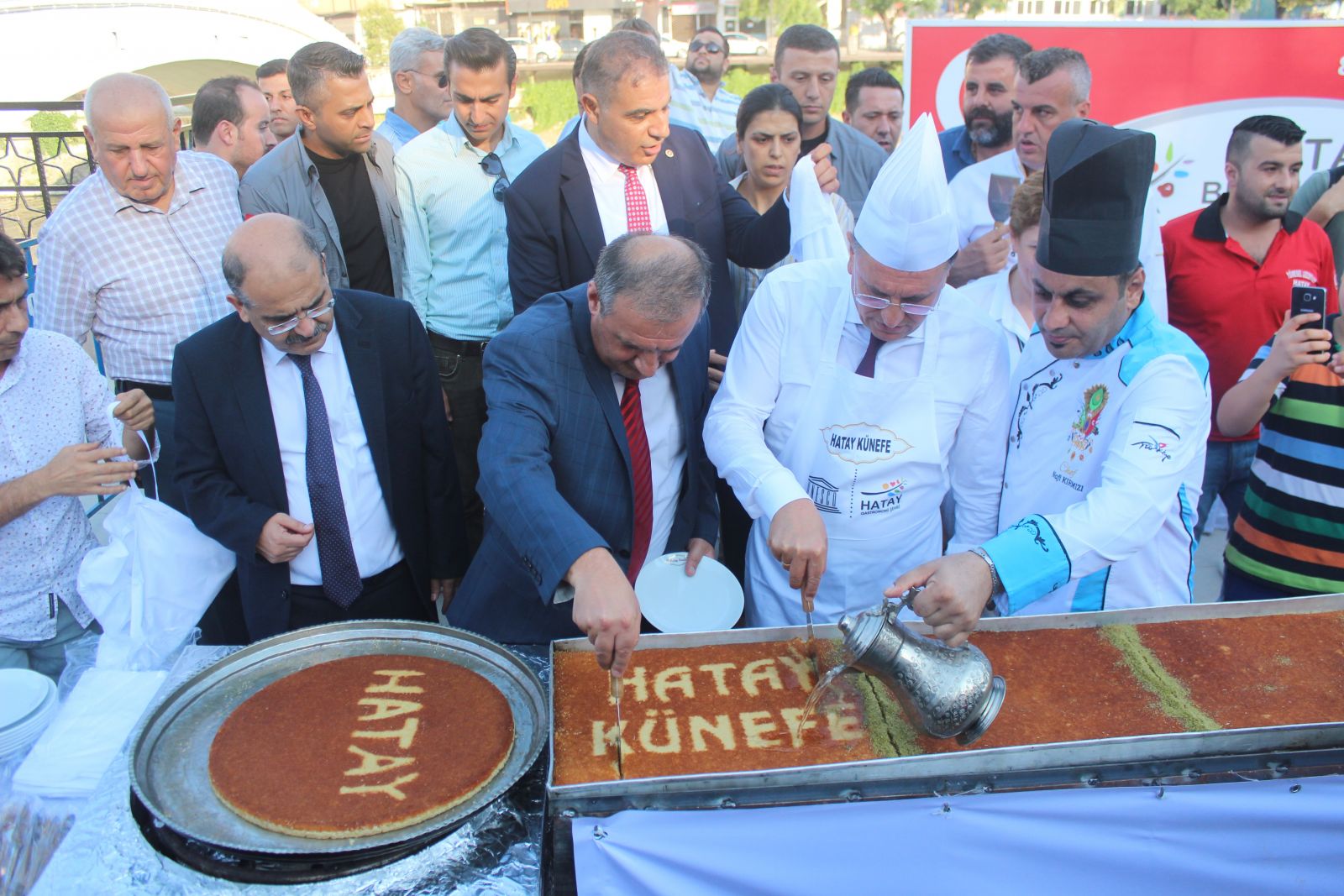 Hatay’ın anavatana katılışının 80. yılında 80 metrelik künefe yapıldı