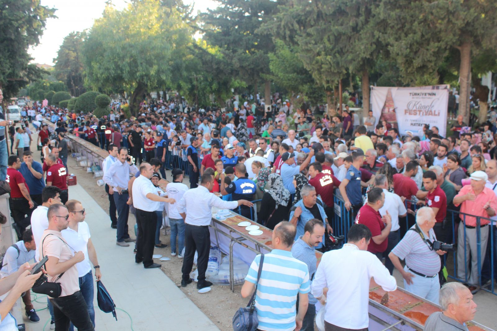 Hatay’ın anavatana katılışının 80. yılında 80 metrelik künefe yapıldı