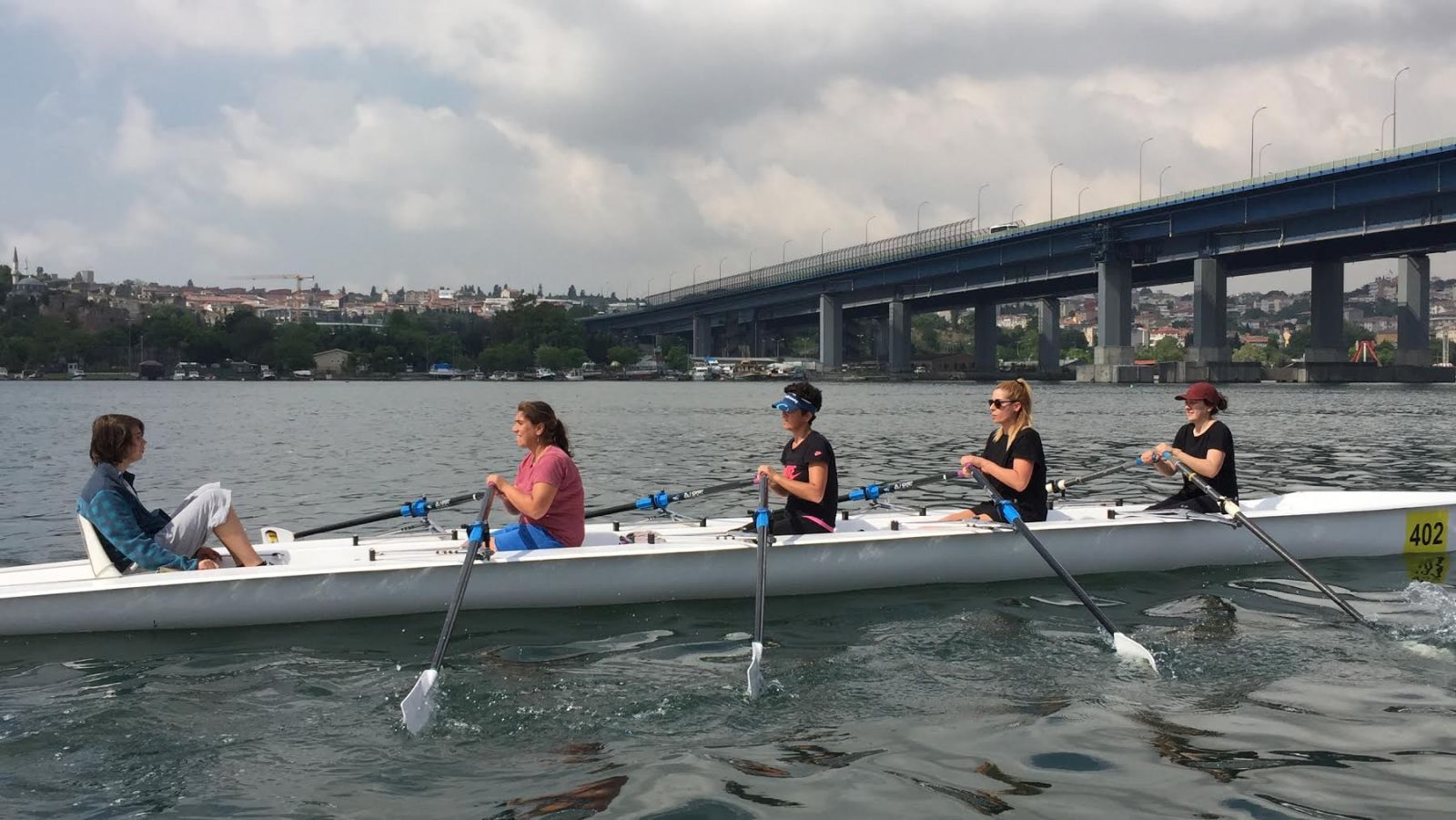 Haliç'te her gün kürek keyfi