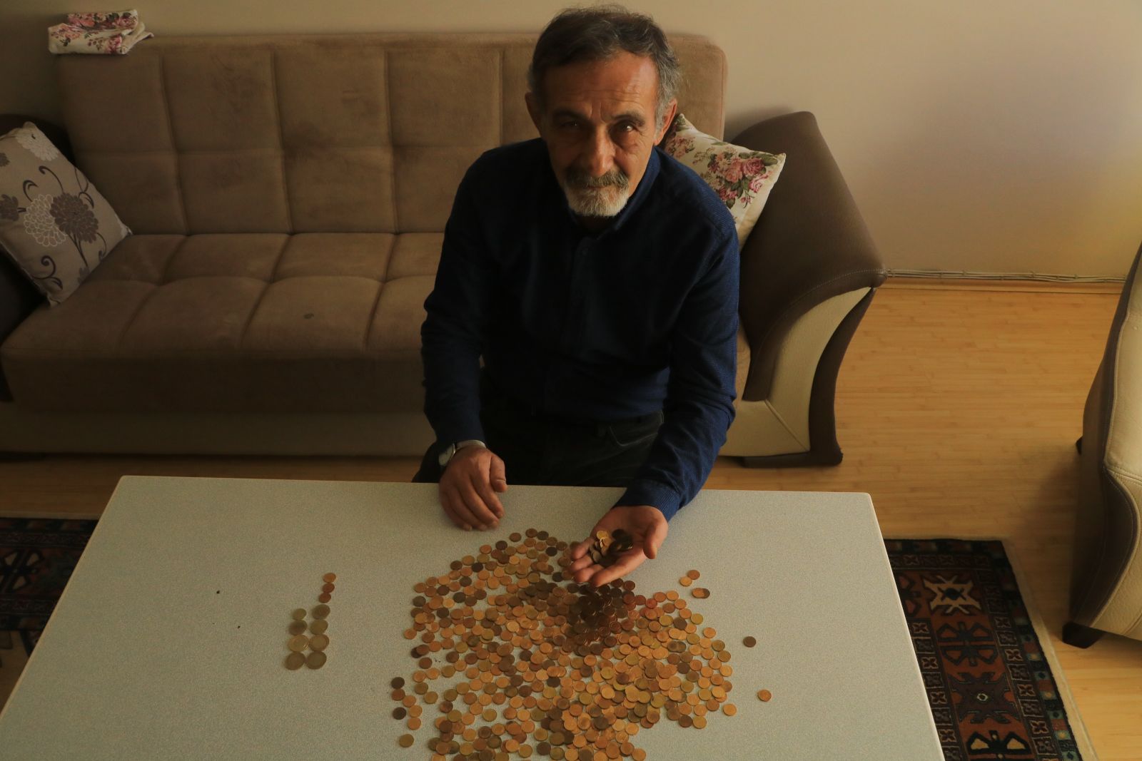 Nedenini hiç kimse anlayamadı, 1 yıl boyunca 1'er kuruş biriktirdi