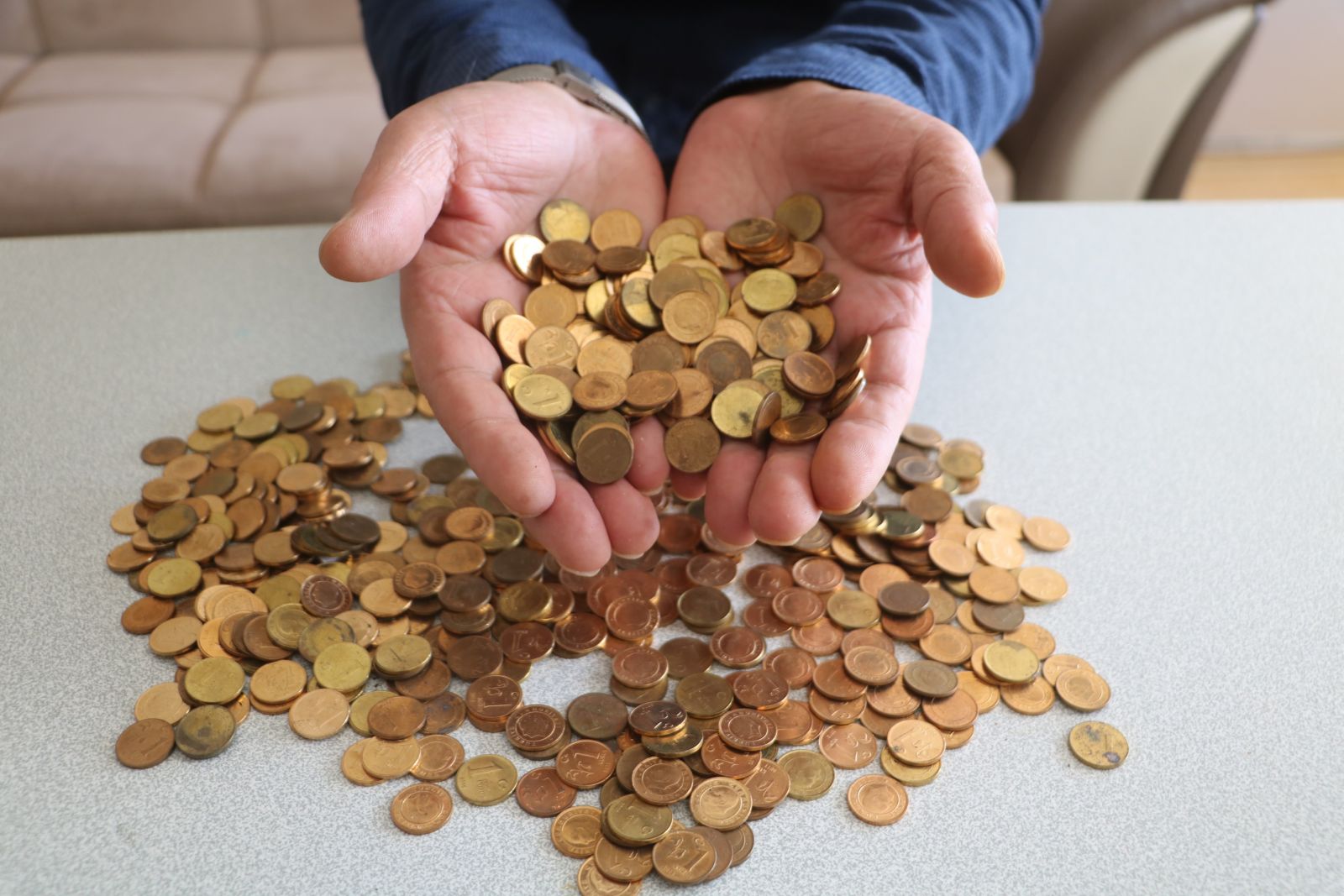 Nedenini hiç kimse anlayamadı, 1 yıl boyunca 1'er kuruş biriktirdi