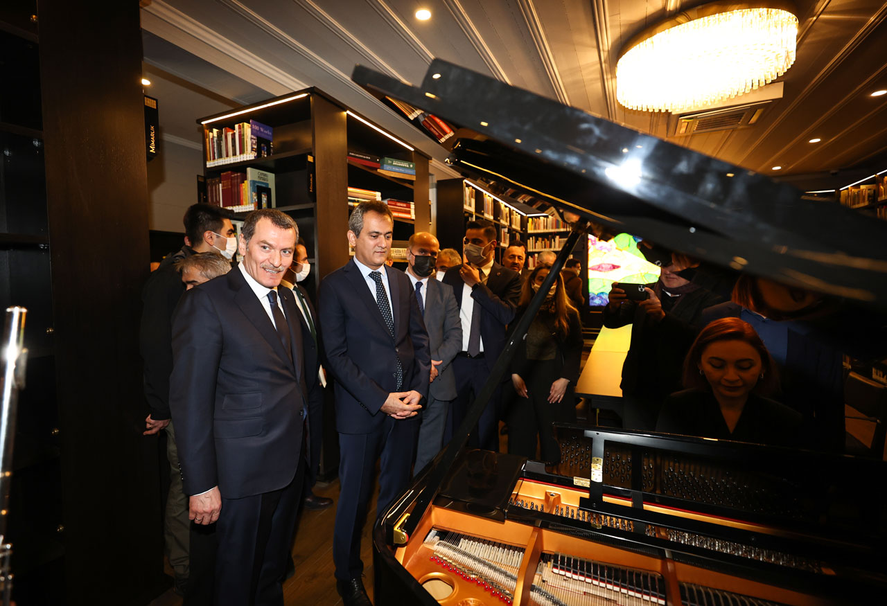 Yeni bir sanat kütüphanesi hizmete girdi