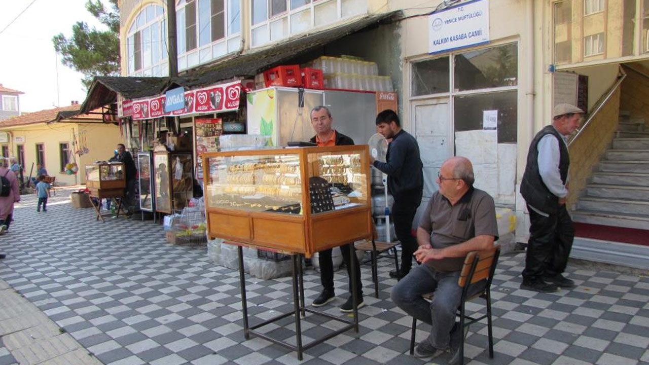 Seyyar kuyumcu! Gerçek altınları kapış kapış satılıyor
