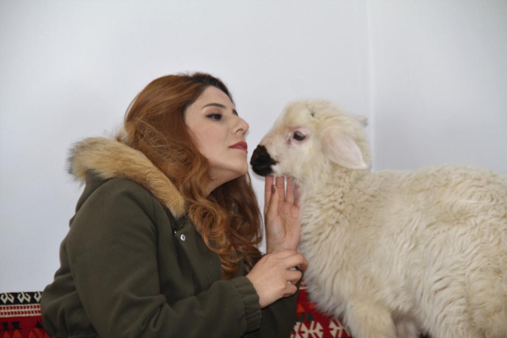 Annesini kaybeden Rıfkı'ya bebek gibi bakıyorlar