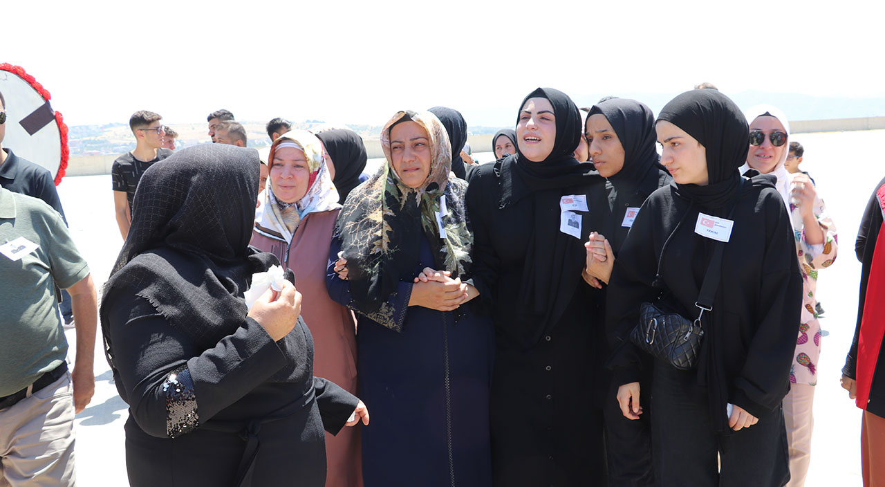 Pençe-Kilit şehidine acı veda! Son yolculuğunda gözyaşları sel oldu