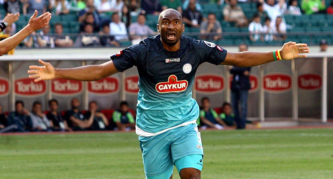 Rizespor’da iki imza birden