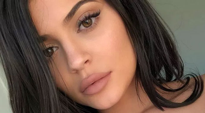 Kylie Jenner'ın her paylaşımı servet değerinde! | Kylie Jenner Kimdir? Kylie Jenner'ın her paylaşımı servet değerinde! | Kylie Jenner Kimdir?