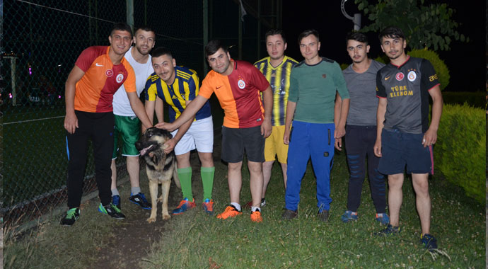 Köpeğin futbol tutkusu