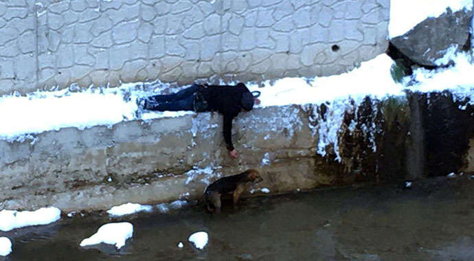 İşte iki insanlık örneği! Yaptıklarıyla içimizi ısıttılar