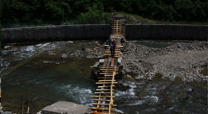 Mahallelinin köprü çilesi