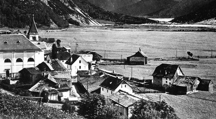 Sular çekildi, 70 sene sonra köy ortaya çıktı