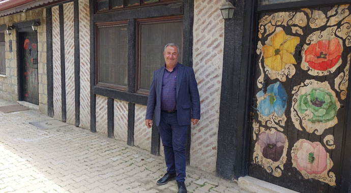 Bu köyde fotoğraf çekmek izne tabi