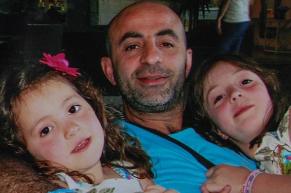Boynu kırılan kızını, dişlerini kırarak hayata döndürdü