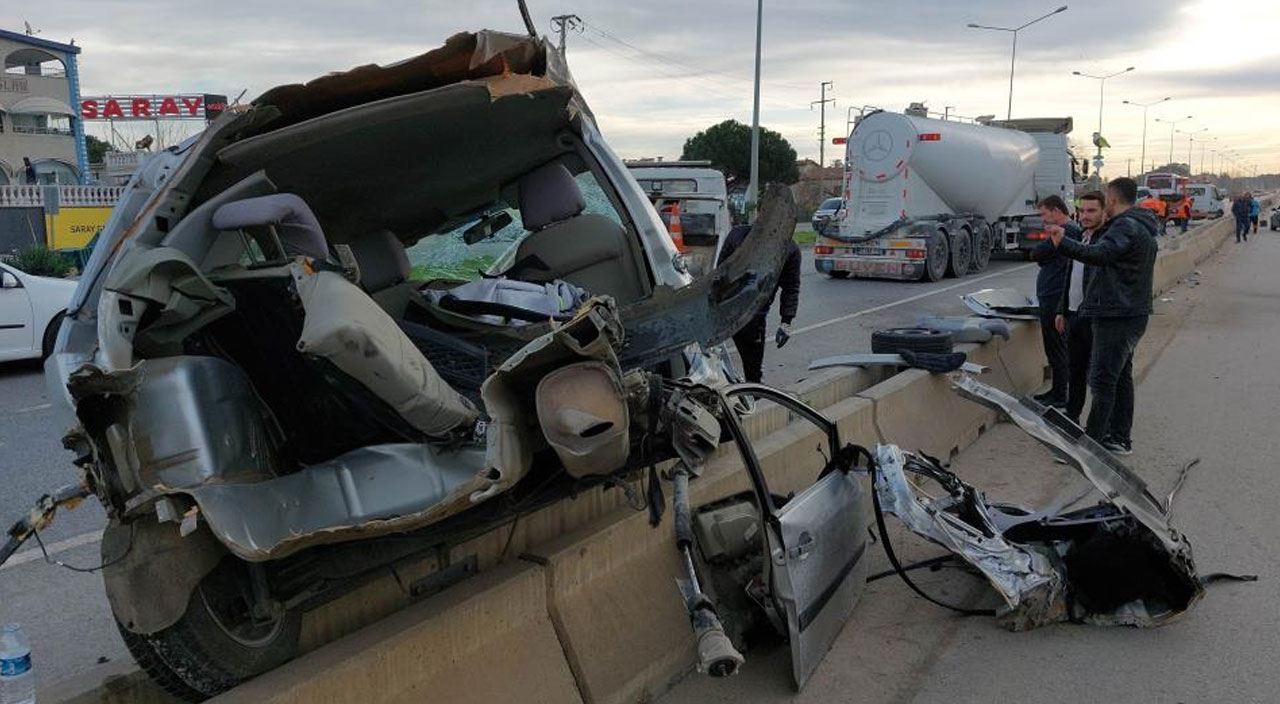 Otomobil parçalara ayrıldı: Kazayı yaralı olarak atlattı