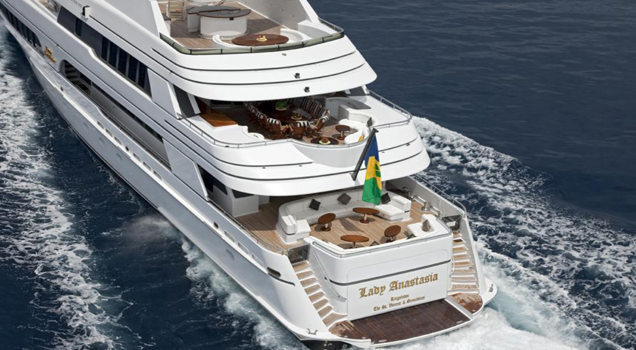 Ukraynalı denizci, Rus patronunun yatını batırdı