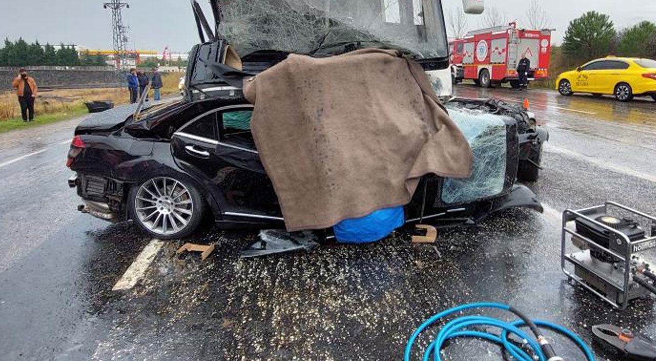 Tekirdağ’da işçi servisi ile otomobil çarpıştı: 2 ölü 15 yaralı Tekirdağ’da işçi servisi ile otomobil çarpıştı: 2 ölü 15 yaralı