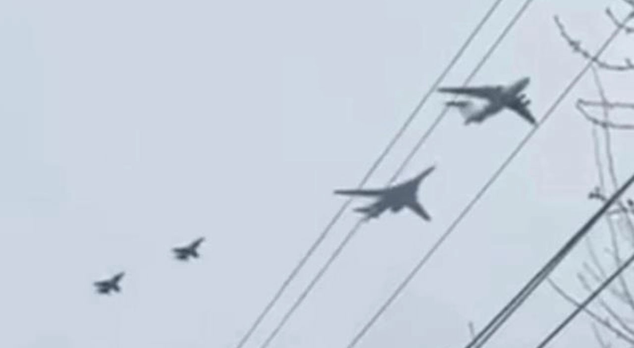 Putin’in son hamlesi tedirgin etti! Ukrayna sınırına nükleer bombardıman uçağı gönderdi