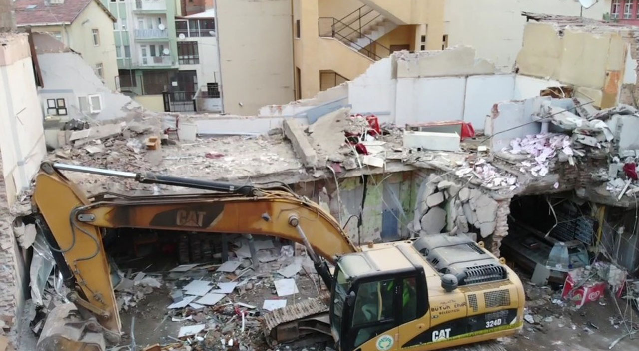 Malatya’da çöken binadaki hasar gün aydınlanınca ortaya çıktı