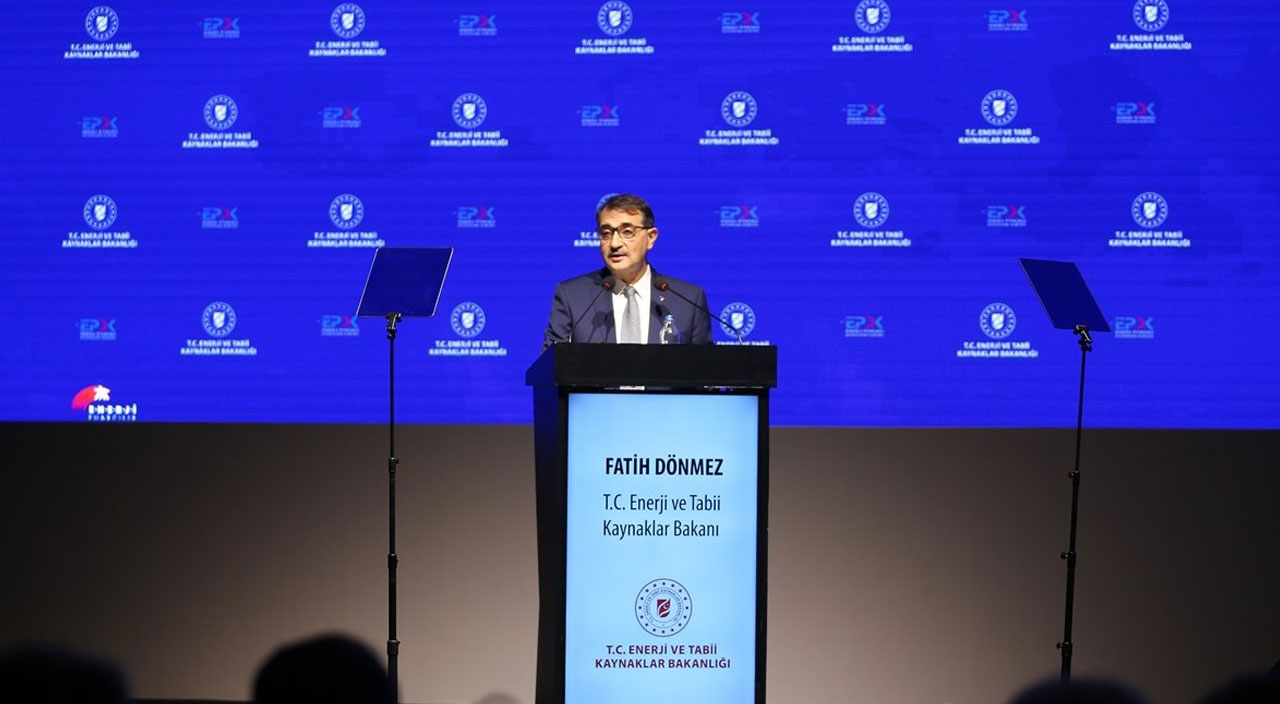 Bakan Dönmez çok konuşulan kış saati uygulaması hakkında konuştu
