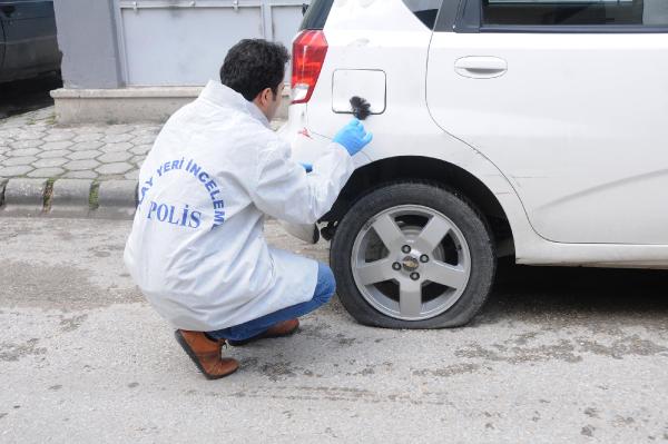 Eskişehir'de park halindeki araçların lastikleri kesildi