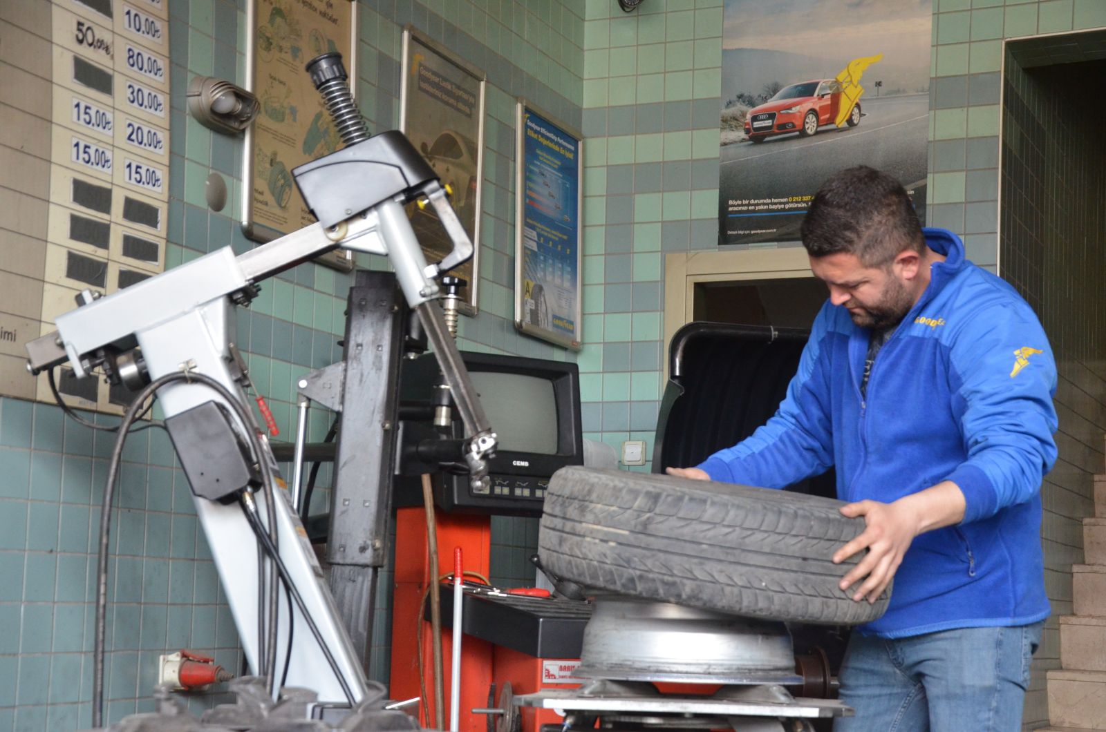 Uzmanlar uyardı: Kış lastikleri, yaz aylarında kazalara sebebiyet verebiliyor