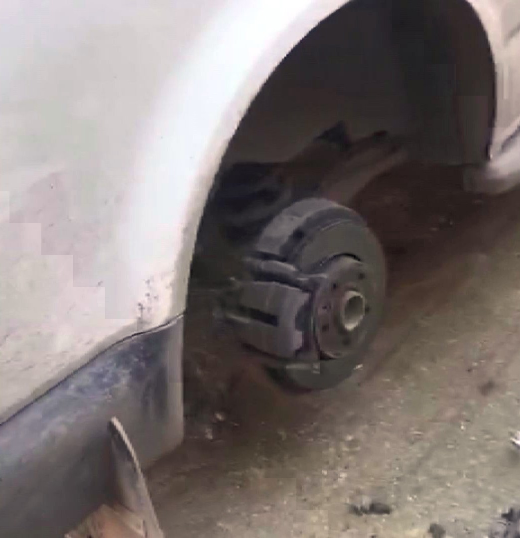 Deprem sonrası eline aldığı bıçakla 160 aracın lastiğini patlattı