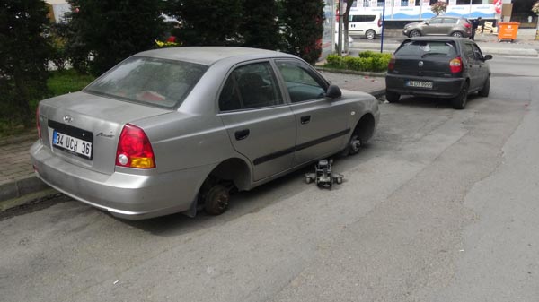 36 kişi sabah araçlarını o halde görünce şoke oldu! 36 kişi sabah araçlarını o halde görünce şoke oldu!