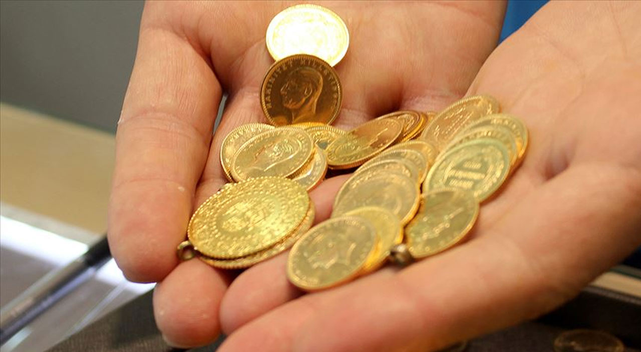 İslam Memiş kar etmenin formülünü verdi: Dolar karşısında ne düşüyorsa alın! İslam Memiş kar etmenin formülünü verdi: Dolar karşısında ne düşüyorsa alın!