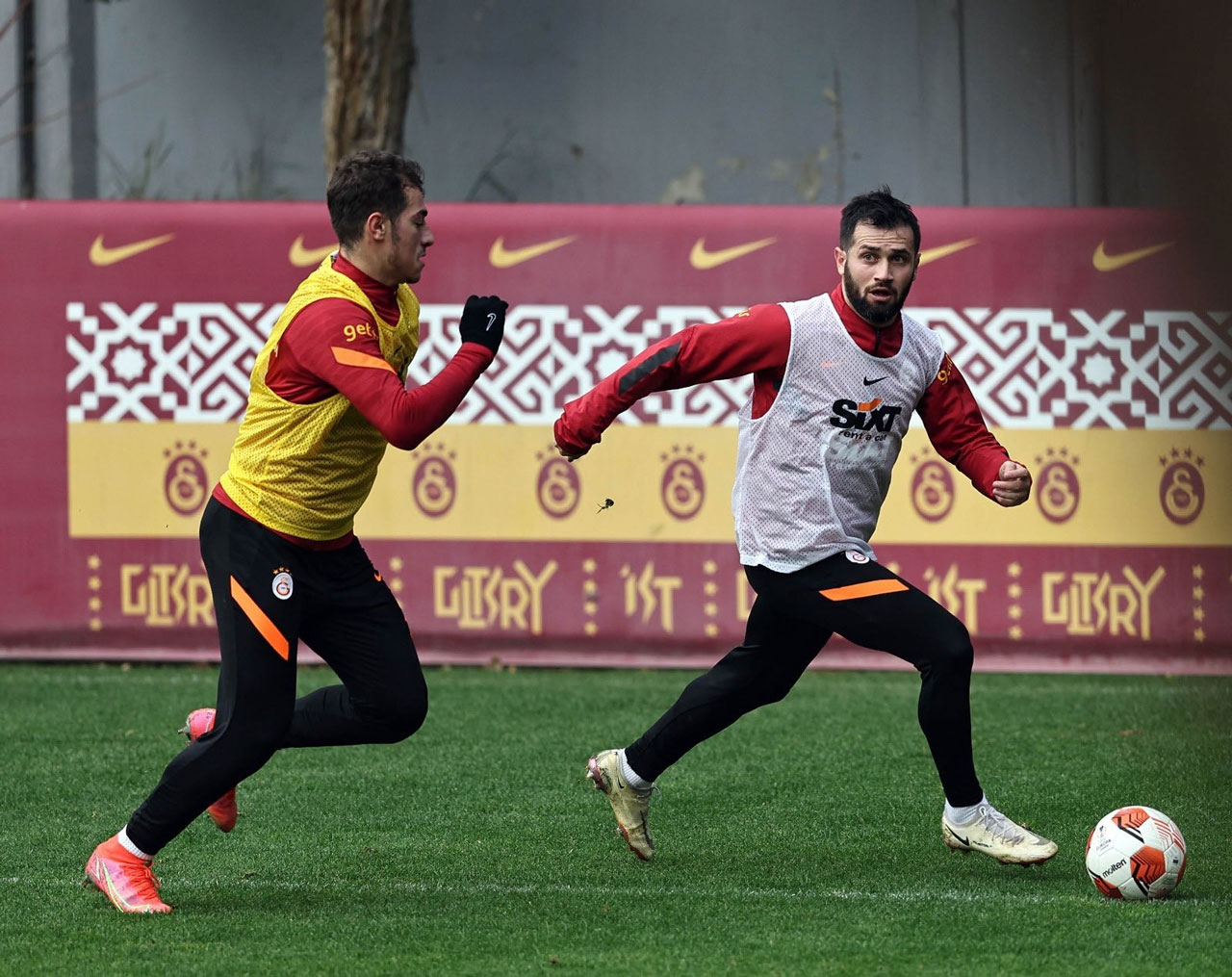 Galatasaray'da Lazio maçına kadar sessizlik kararı Galatasaray'da Lazio maçına kadar sessizlik kararı