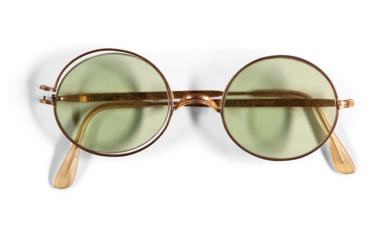 John Lennon'ın gözlüğü 170 bin Euro'ya satıldı