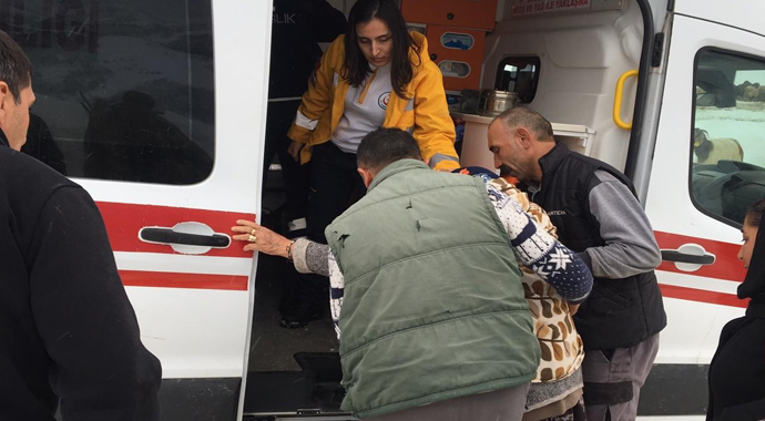 Tüm ekipler bir oldu, 80 yaşındaki Leyla Nine hastaneye ulaştırıldı