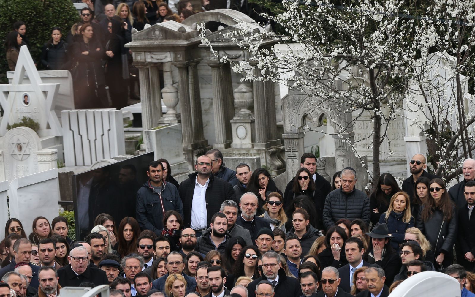 Jet kazasında hayatını kaybedenler uğurlandı