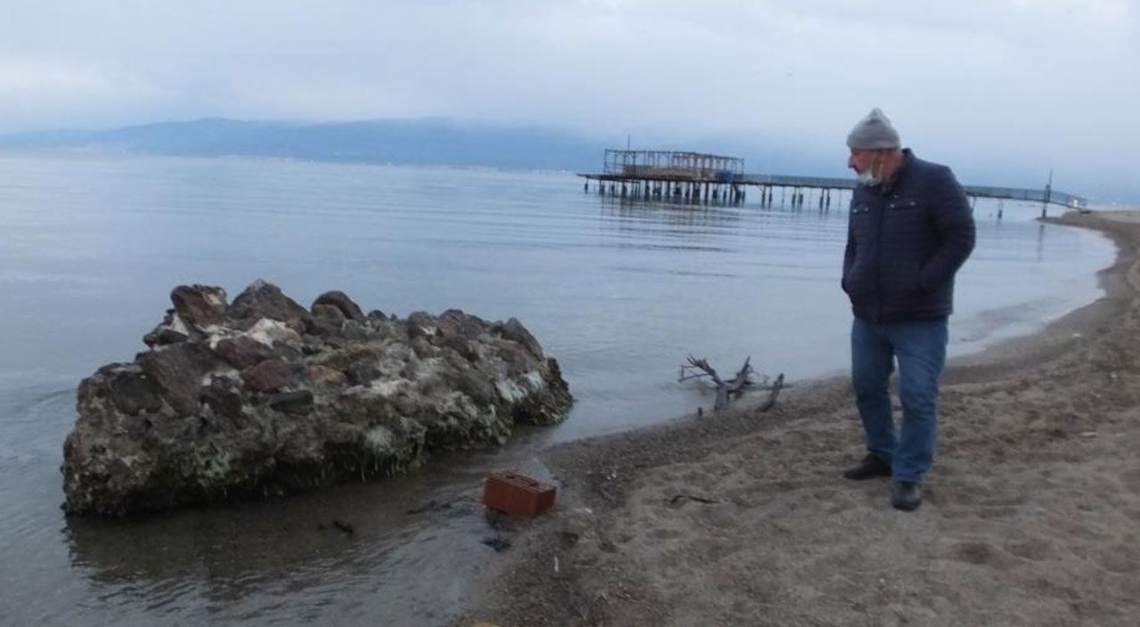 Deniz çekildi, 2 bin 500 yıllık liman göründü