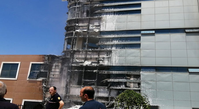 Lisede ders sırasında yangın çıktı