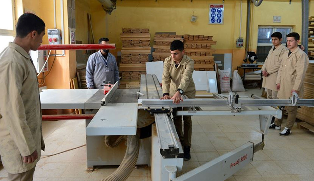 Meslek liseliye yarım asgari ücret