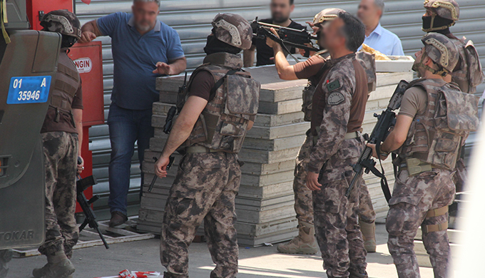 Bekçiyi rehin aldı, polis operasyona başlayınca intihar etti