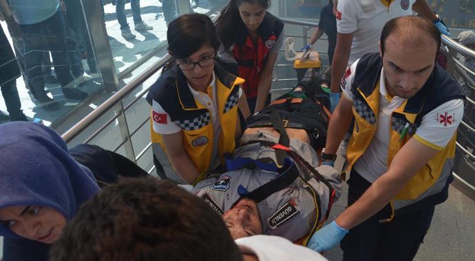 Canlı bombayım diyerek kuyumcuyu soymaya kalktı