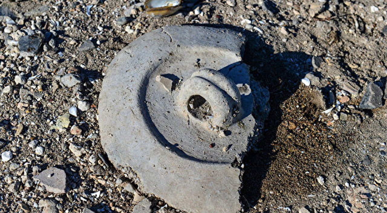 Keban Barajı Gölü’nde suların çekilmesiyle tarihi höyükler ortaya çıktı Keban Barajı Gölü’nde suların çekilmesiyle tarihi höyükler ortaya çıktı