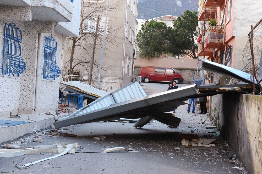 Bursa'da lodos hayatı felç etti