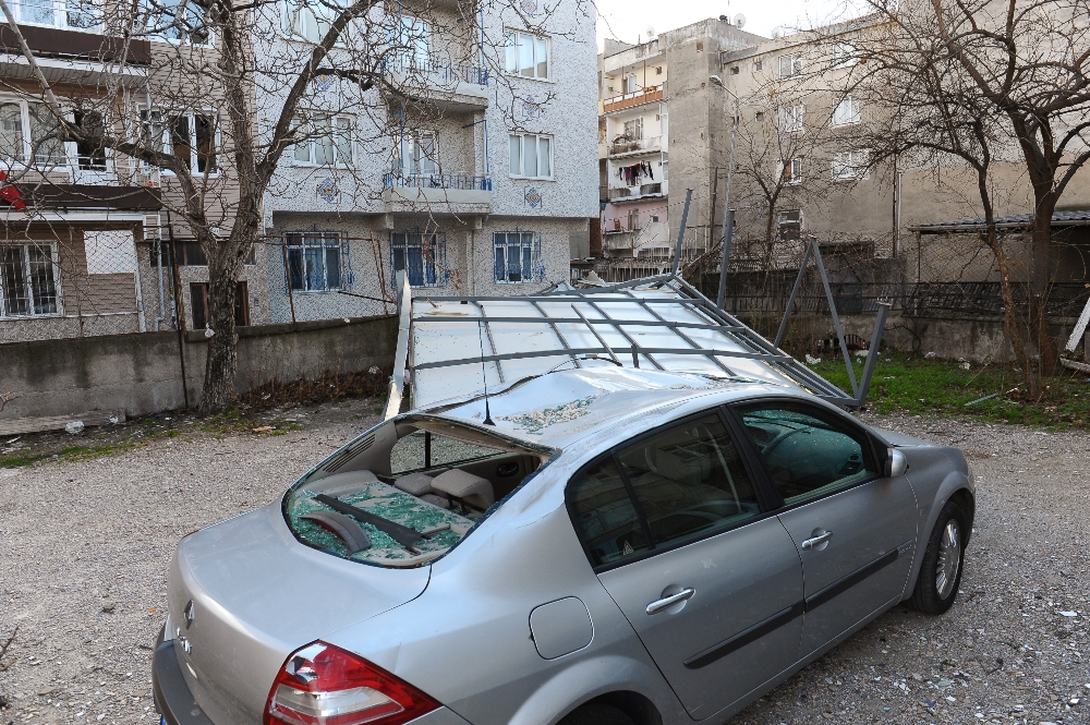 Bursa'da lodos hayatı felç etti